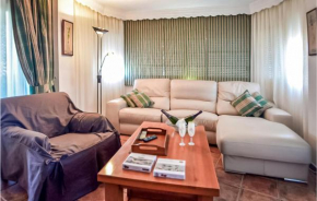 Amazing apartment in Estepona with WiFi and 3 Bedrooms